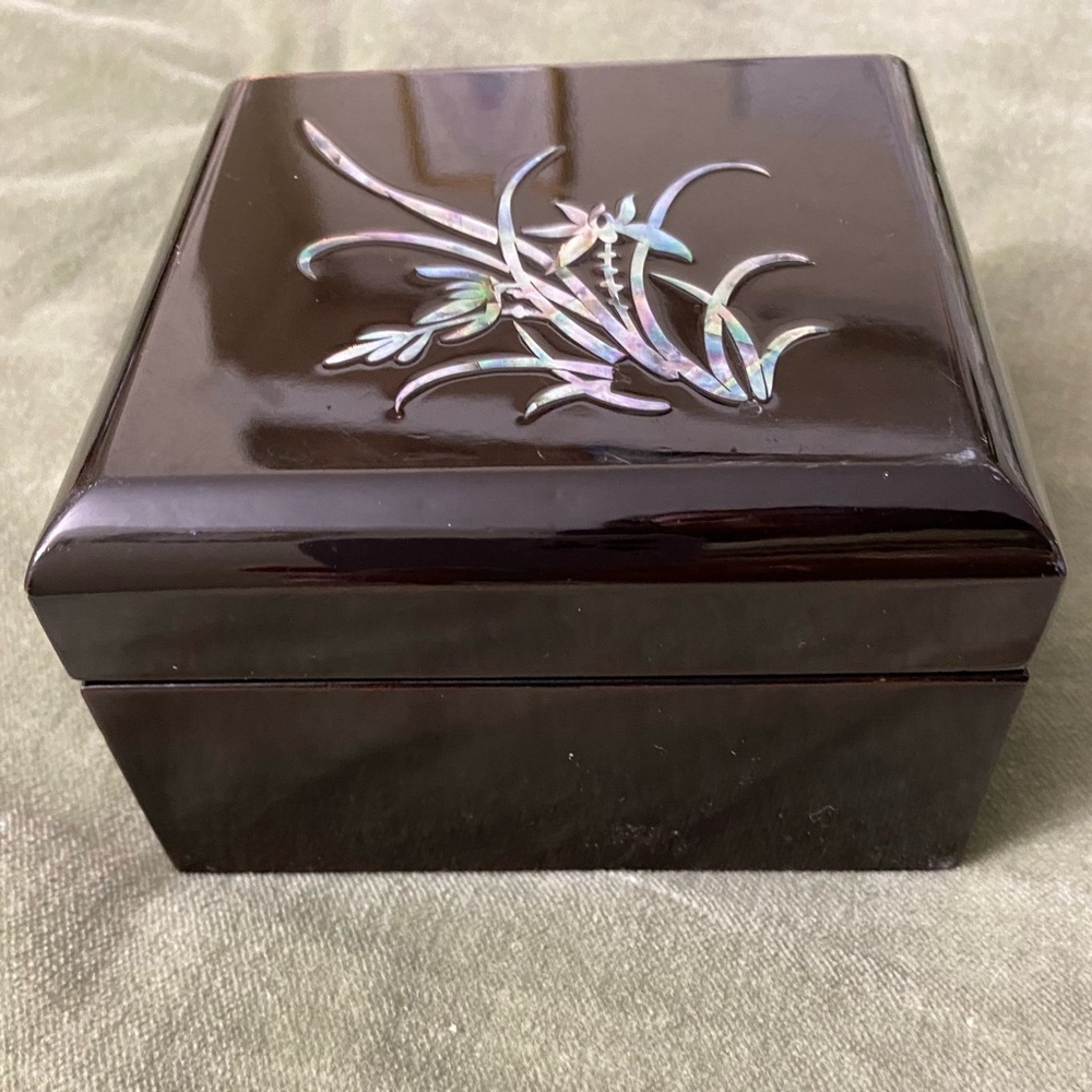 Jewelry box black wooden lacquered with abalone design grasses on top.  #17